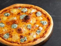 4 сыра (4 вида сыра с томатным соусом и без)