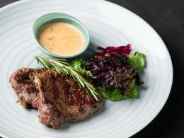 Медальоны (говядина/конина) с белыми грибами