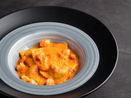 Равиоли в розовом соусе с добавлением креветок