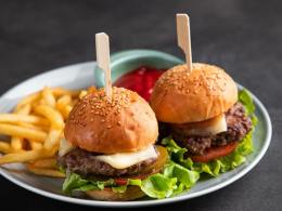 Два мини бургера