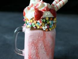 Милкшейк клубничный